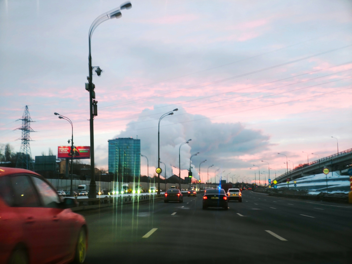 Среда на рассвете. Заметили, как рано стало светать?