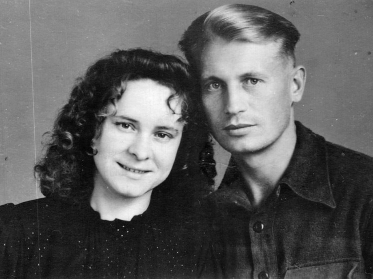     Бабушка Елизавета Дмитриевна и дедушка Василий Иванович.