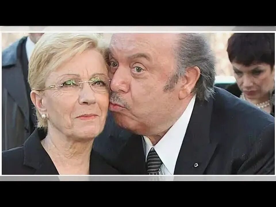 Ну настоящий семьянин и любящий свою жену на протяжении всей жизни 🤣 до ее конца 2023 года 🤣 он стал вдовцом 
