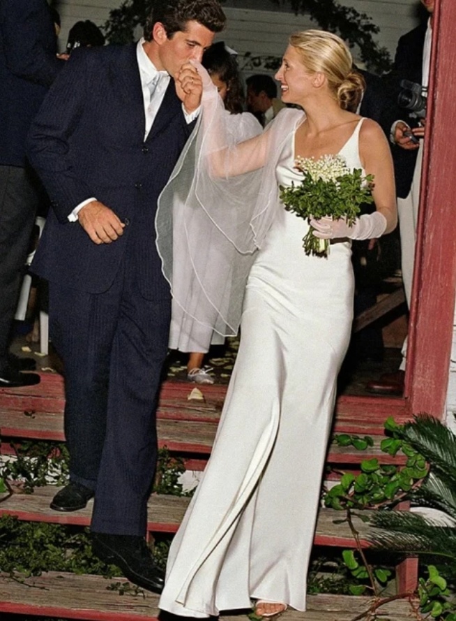 Джон и Кэролин в день свадьбы 