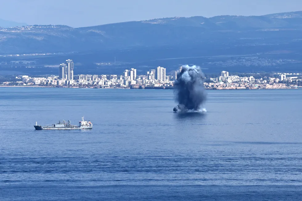 Падение иранской ракеты в море у побережья Хайфы в Израиле, 28 февраля 2026 года