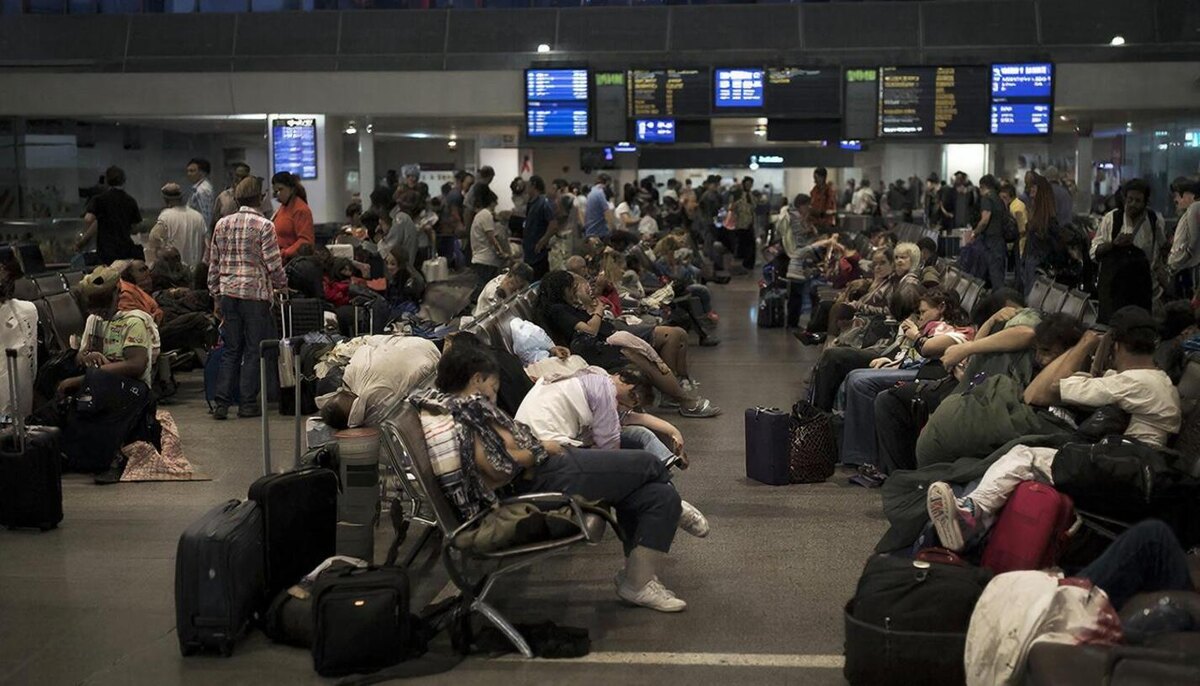 Россияне оказались в ловушке возобновившейся войны на Ближнем Востоке.  Фото: Изображение сгенерировано с помощью ИИ / Виктория Загитова