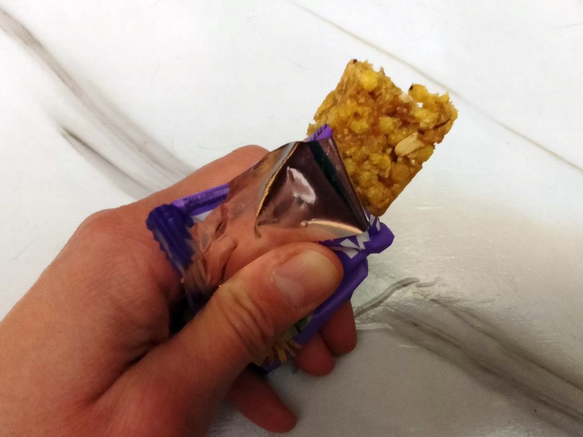 Я попробовала... к зубам все еще липнет... 