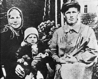 Родословная первого президента: какую информацию о своих родителях Борис Ельцин скрыл