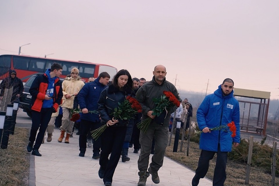    В годовщину гибели Героя России Владимира Жоги в ДНР почтили его память. Фото: Минмол ДНР