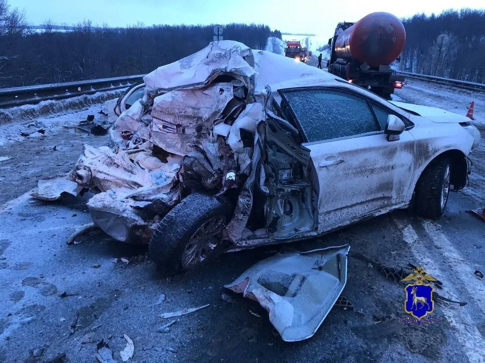    5 марта в Красноярском районе Самарской области столкнулись легковой автомобиль Citroën и грузовик Sitrak. ГУ МВД России по Самарской области