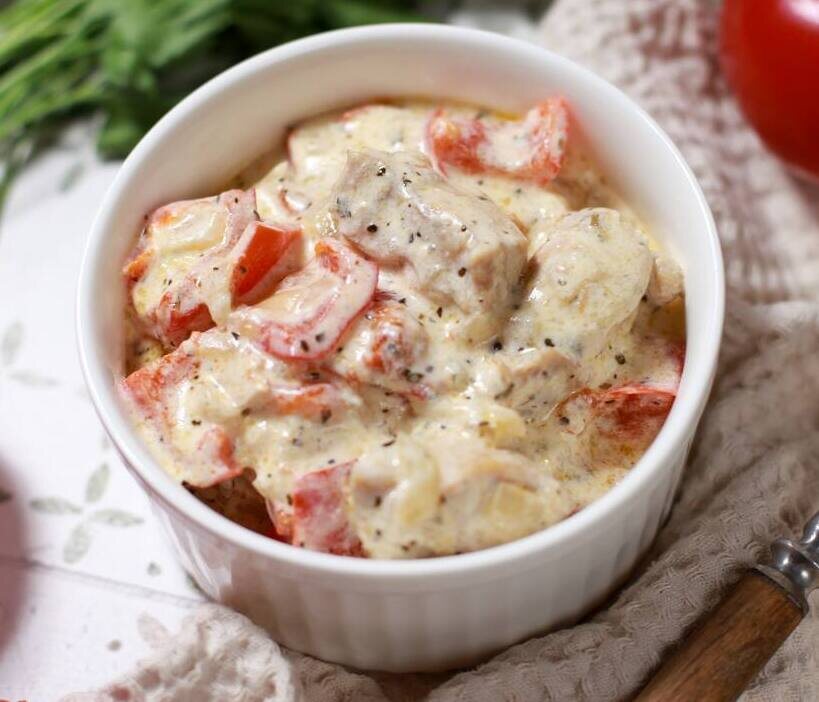 Кролик с вялеными томатами и творожным сыром от Дарьи Третьяковой – моего соавтора по книгам рецептов «Осознанная кулинария» и «Чистое питание». Кстати, кролик – тоже отличный продукт для роста мышечной массы. 