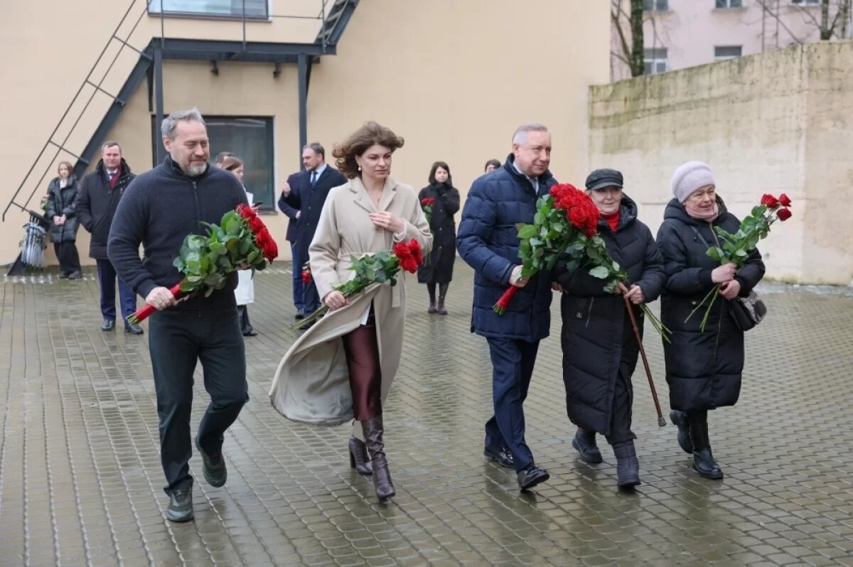    Губернатор Петербурга Александр Беглов поздравил «Ленфильм» со 112-летием
