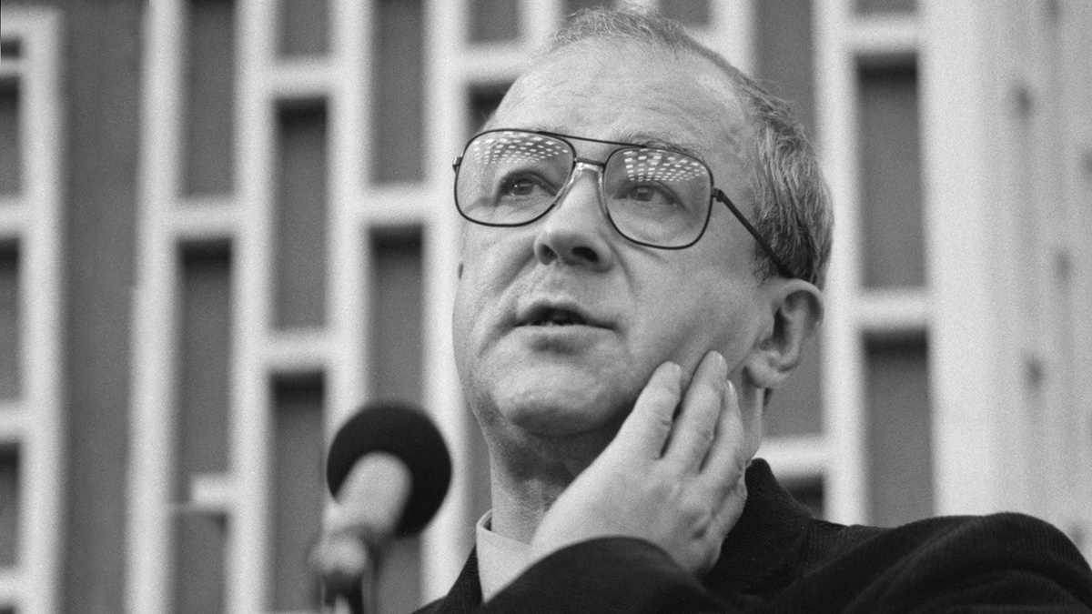 Виталий Коротич