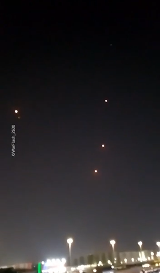 ПВО ОАЭ отражают атаку: над Дубаем и Абу-Даби сбивают иранские ракеты и дроны