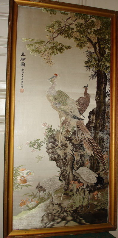 Подумала, что если сейчас нарисую эту картину полностью, она мне будет напоминать отчий дом, детство. Вещи, которые нас окружают длительное время впитывают часть нас самих. UPD почему-то думала, что картина китайская - традиционная вышивка. Мужу показала эту фотку (не самый лучший ракурс, но другой пока нет), так он сказал, что это японская работа.. в интернете не нашла китайские похожие рисунки - отдельная тема. И по сюжету, и по символике..