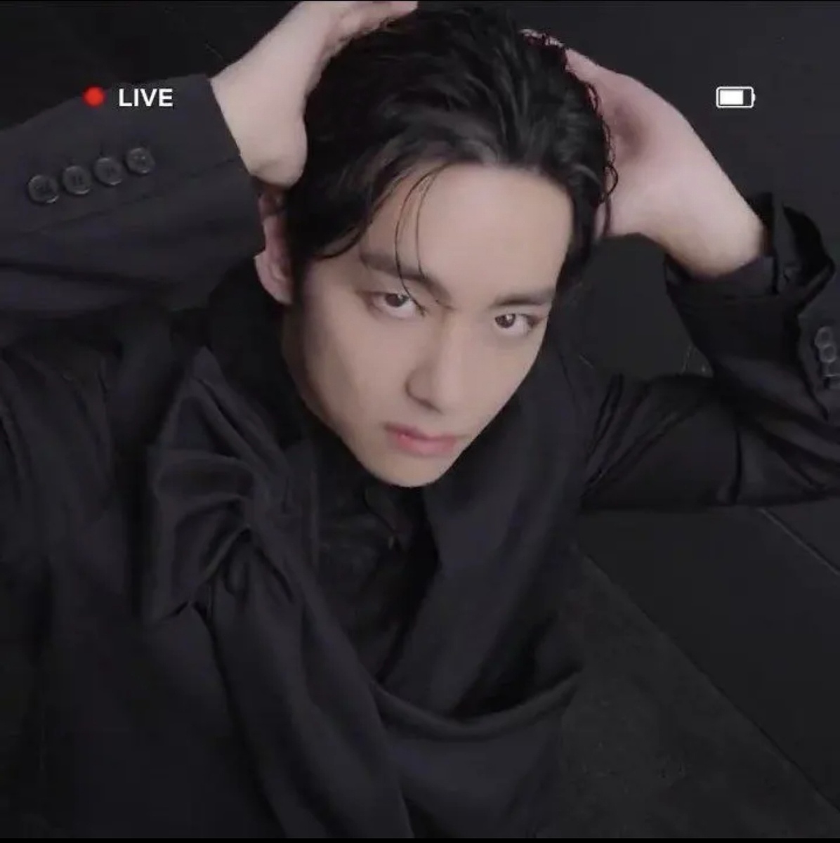 Готово! Остый взгляд и немного сжатые губы. 