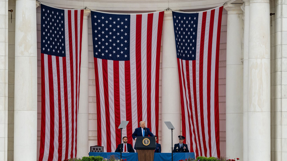    Трамп: США увеличат таможенные пошлины на импортную сталь до 50%