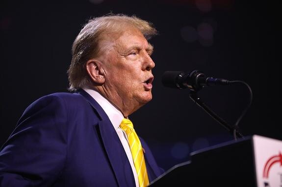 Президент США Трамп заявил, что у Зеленского осталось еще меньше козырей, и призвал пойти на сделку