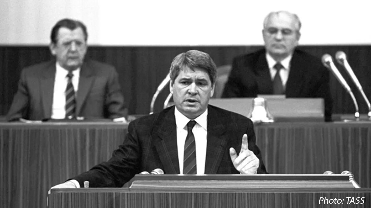  Юрий Афанасьев 