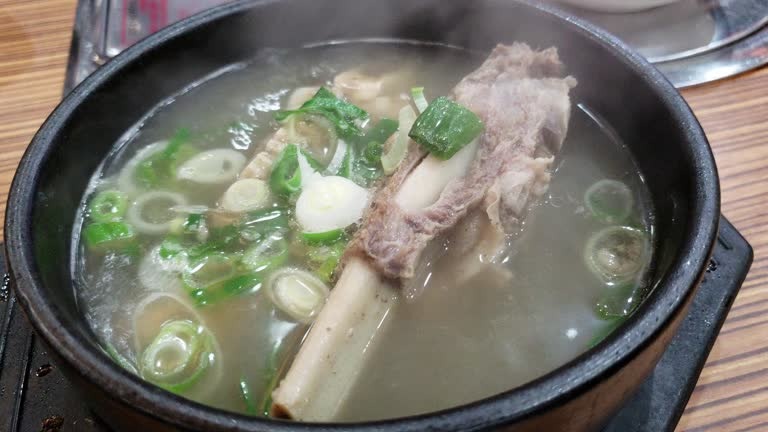 Гамджа-тан: Согревающий корейский суп, который полюбят даже те, кто равнодушен к Азии