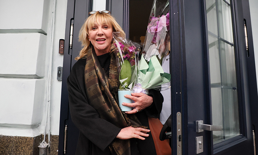 Елене Яковлевой - 65. Она сыграла более 130 незабываемых ролей, но реализовала и другие таланты