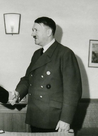 Главный военный преступник в мировой истории А.Гитлер 27.05.1942.