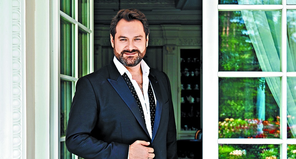 "Уже неинтересно заниматься лишь изучением новых ролей". Певец Ильдар Абдразаков - о Севастопольском театре и планах на будущее