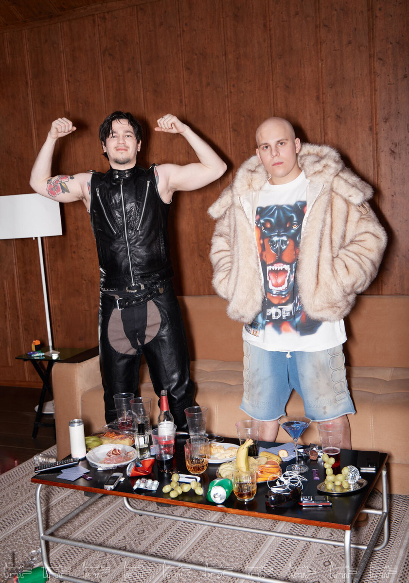    На Рамиле: обувь BALENCIAGA На Toxi$: куртка KIDSUPER, футболка PDF (Studio Slow), шорты SATOSHI NAKAMOTO (SV Moscow) Фото: Ирина Аникина