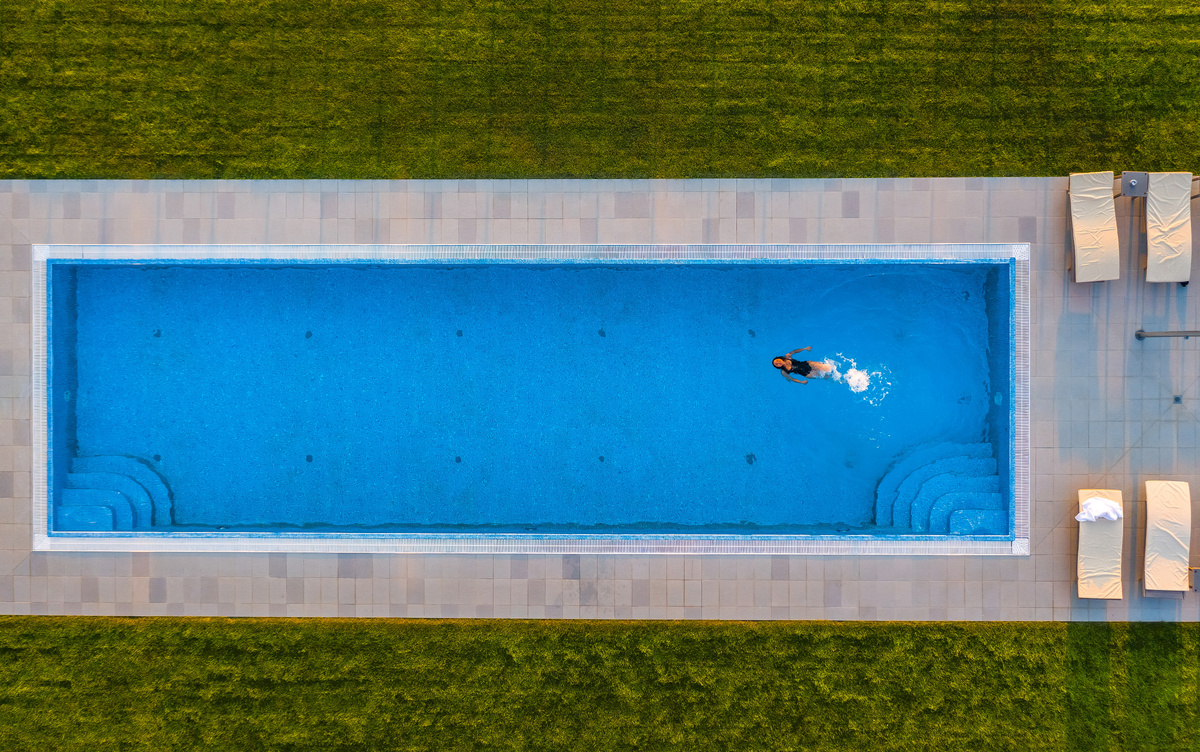 Всесезонный бассейн на террасе отеля. Фото: Андрей Пугач