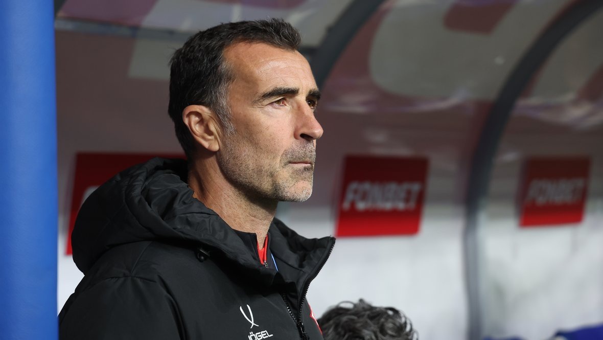    Главный тренер «Спартака» Хуан Карседо.Александр Федоров