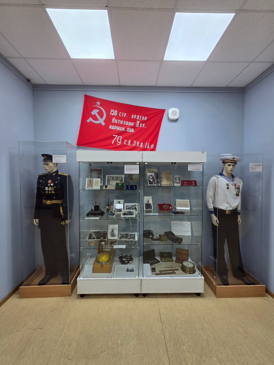 Один из стендов Музея истории подводных сил России имени А. И. Маринеско