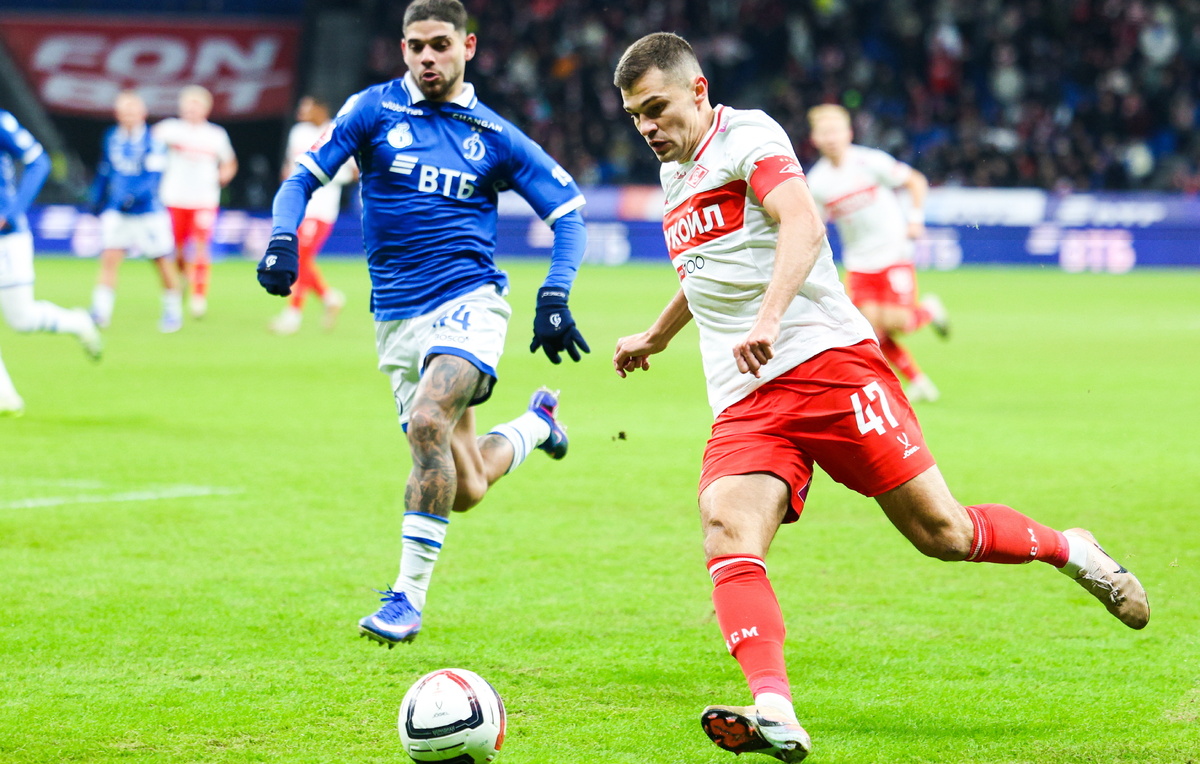    Полузащитник "Спартака" Роман Зобнин  Александр Щербак/ТАСС