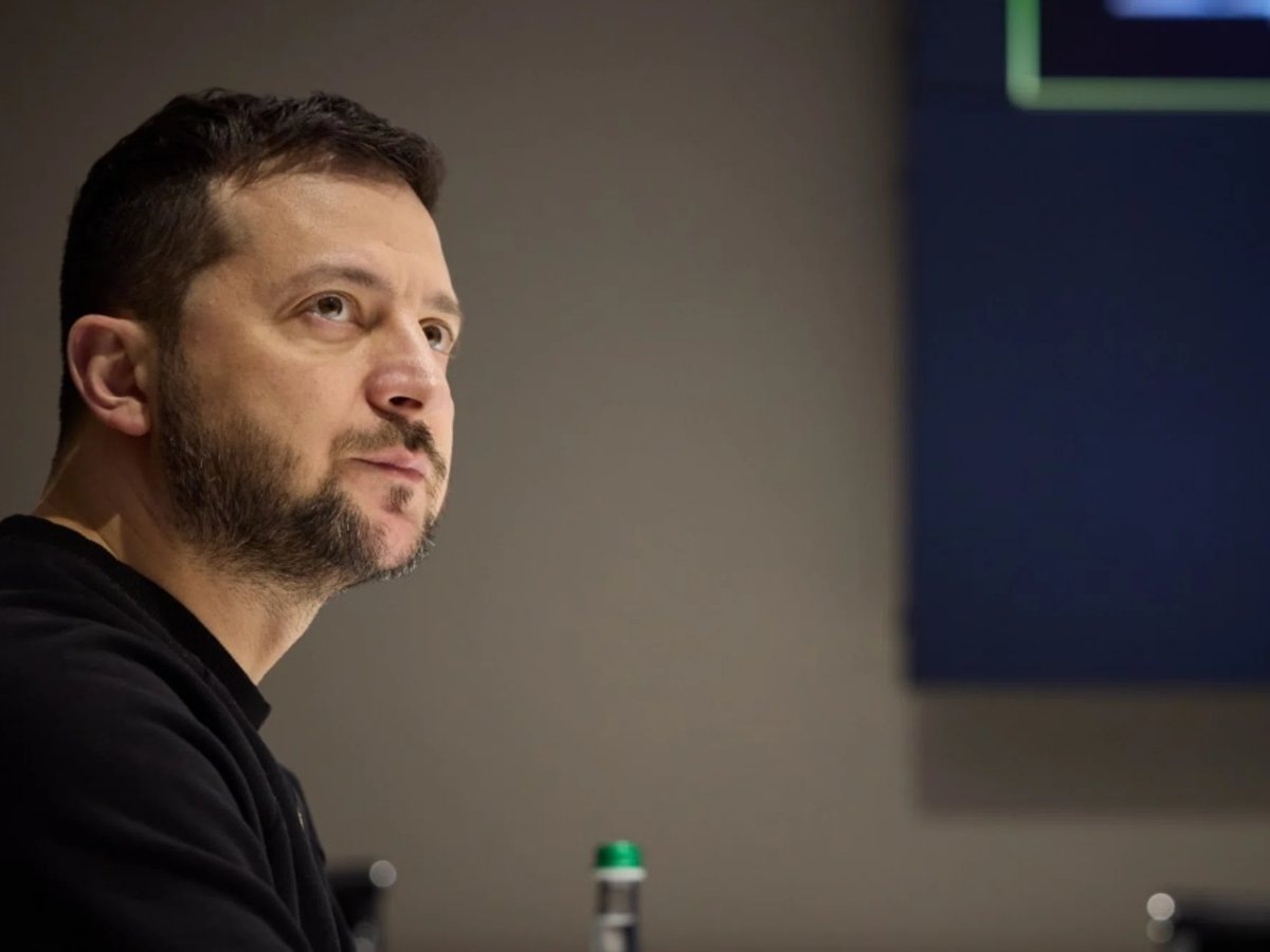     Владимир Зеленский позавидовал количеству ракет на Ближнем Востоке