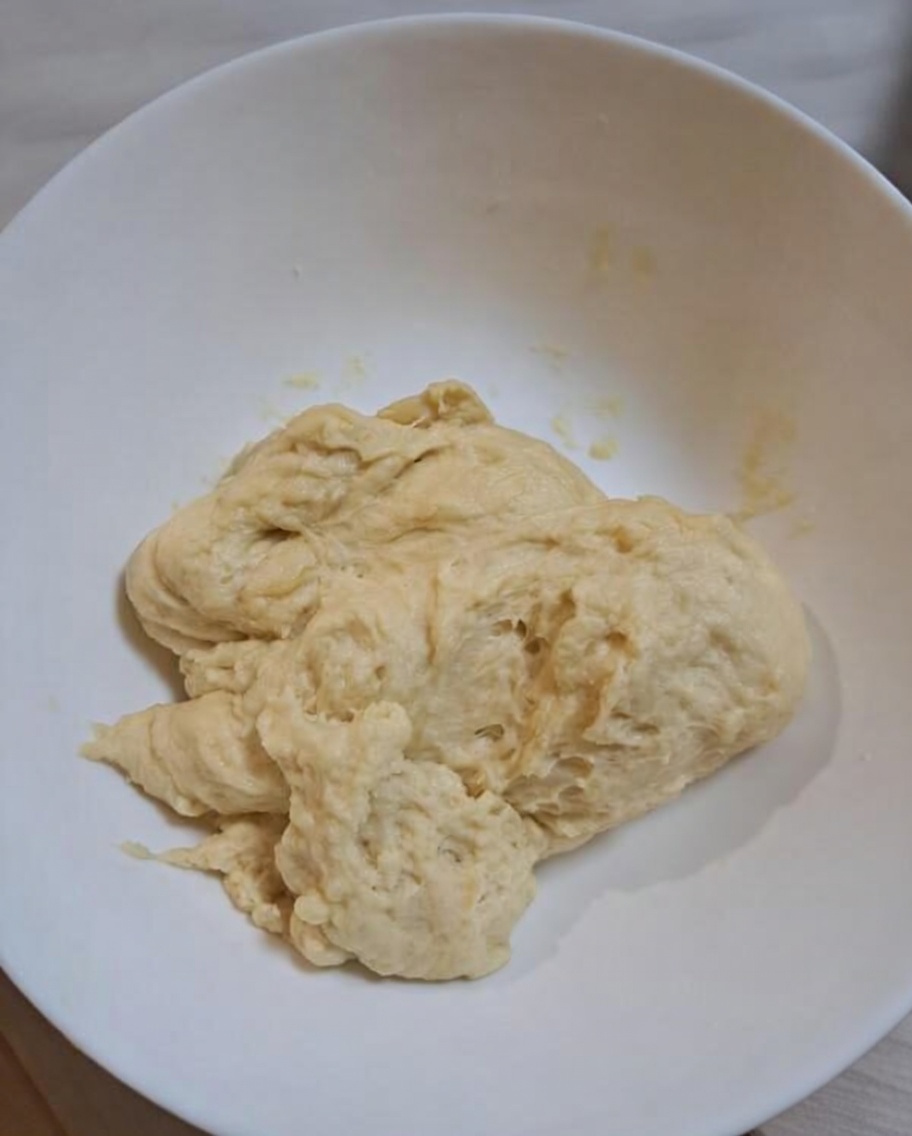 Горячая жидкость — самая частая ошибка. Многие думают «чем теплее, тем лучше». Нет. Выше 50°C дрожжи гибнут, и уже ничего не исправить.