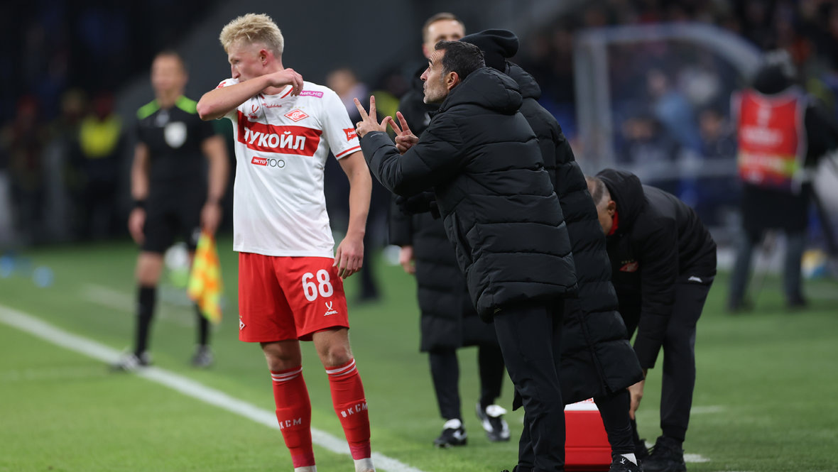    Руслан Литвинов и Хуан Карлос Карседо.Александр Федоров