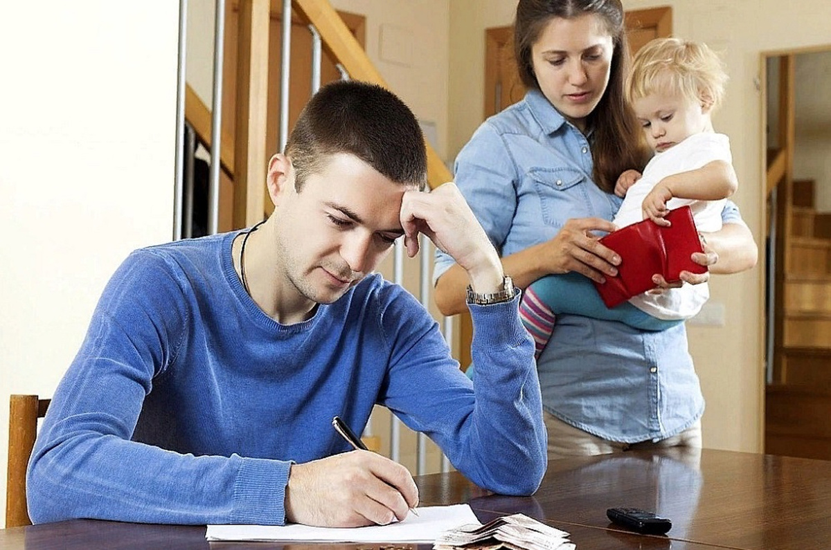 Как определяется статус малоимущей семьи?