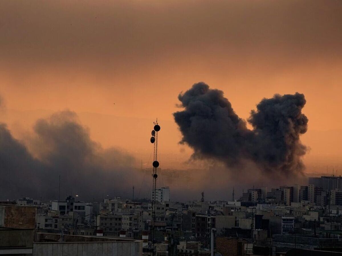    Дым на месте удара по Тегерану | © AP Photo / Vahid Salemi