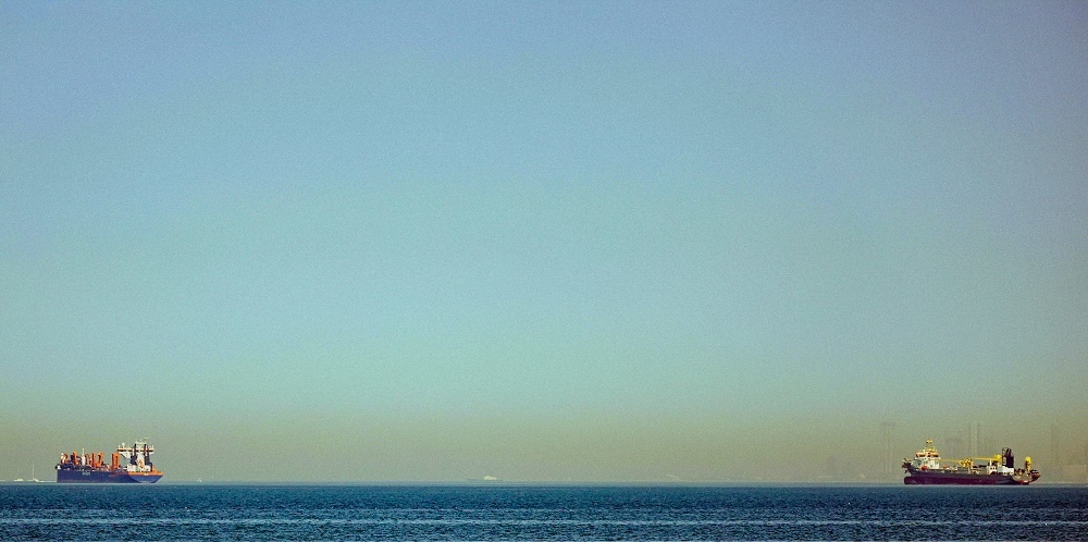 СМИ: В Иране и странах Ормузского пролива застряли 10 тысяч автомобилей для россиян