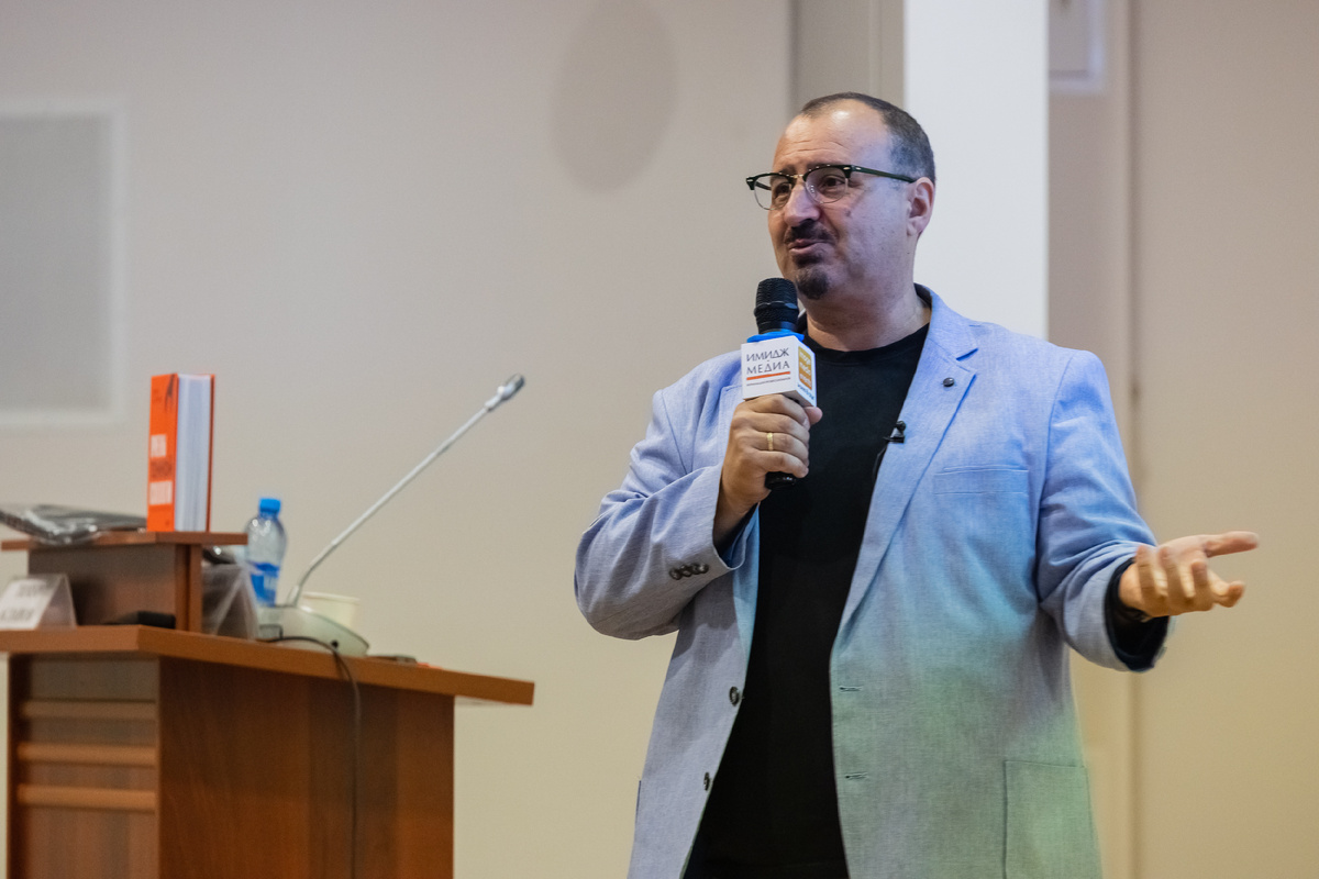 Тимур Асланов - тренер по публичным выступлениям