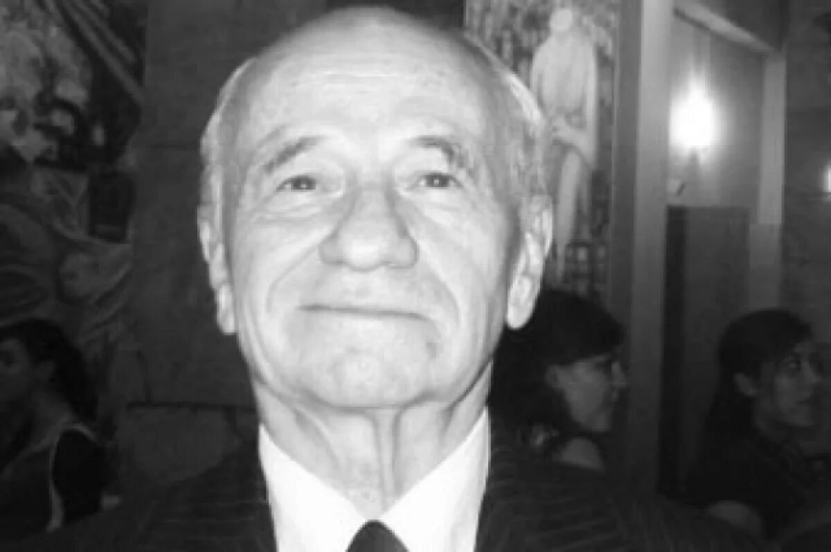    Умер автор скульптуры «Рука-стул» Педро Фридеберг