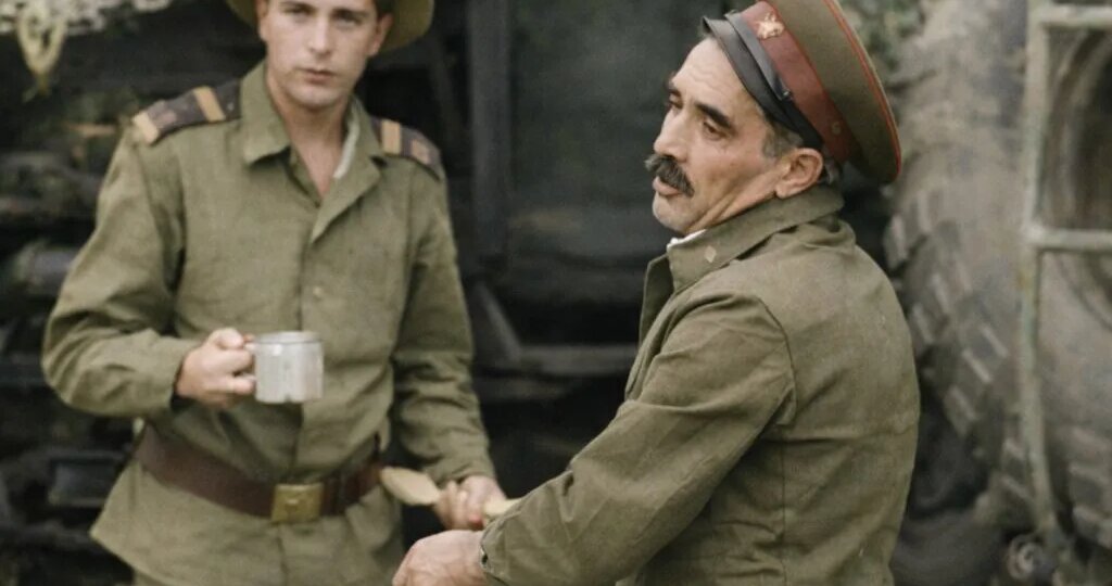 "Врёт как очевидец": Две истории о челюсти старшины и жажде замполита...