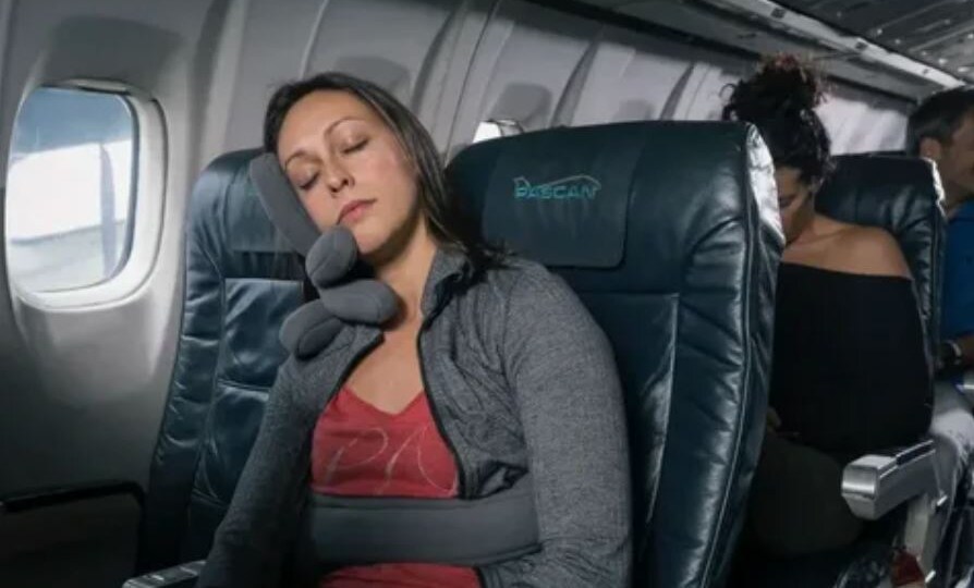 Зачем нужны компрессионные чулки в самолёте