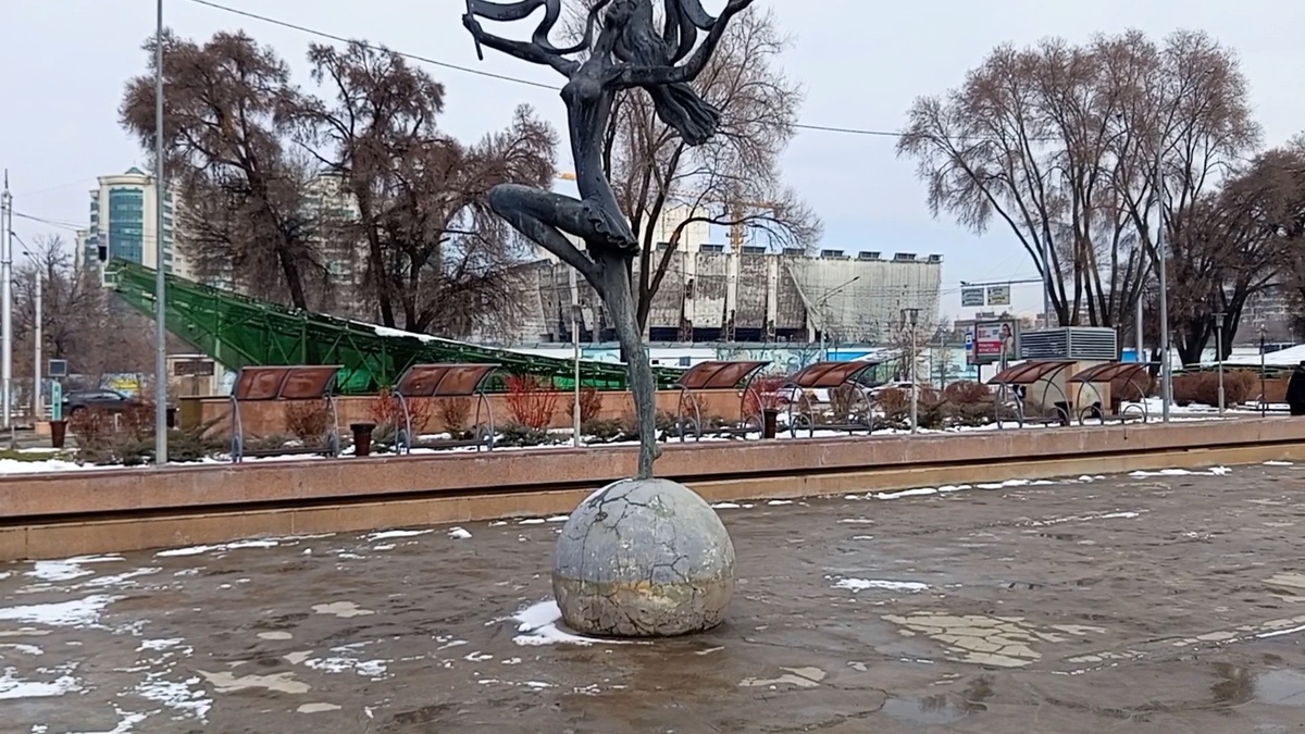 На выходе из метро