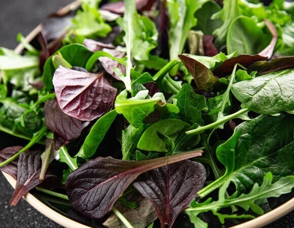 Как убрать горечь из салатной зелени, например, из руколы: шеф-повар дал подсказки