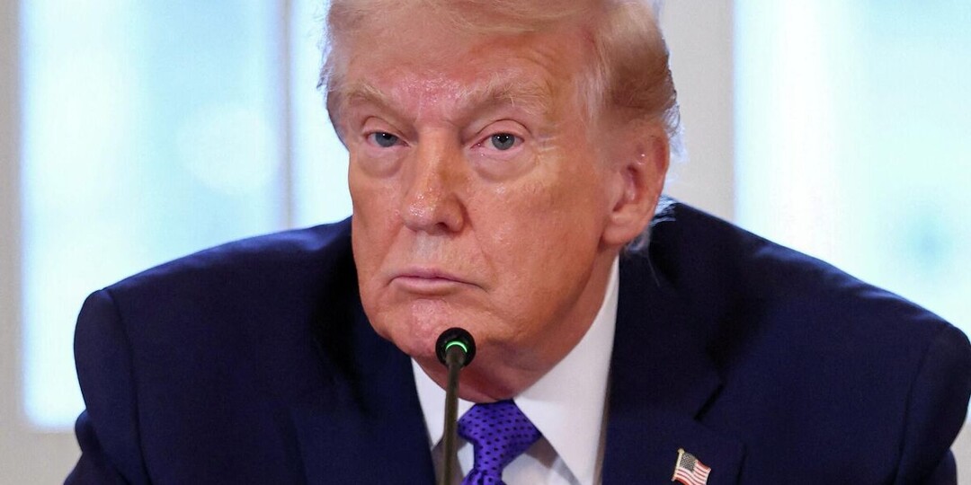 Трамп заявил, что хочет полного смещения иранского руководства