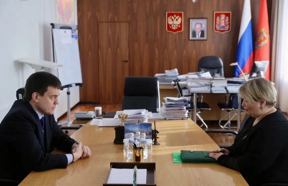     Губернатор Красноярского края поздравил с 8 Марта женщин, помогающих бойцам СВО