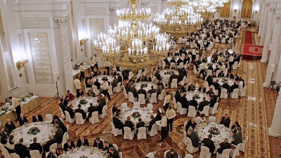 Россия расплачивается за «бесцельно прожитые годы», разворованные бюджеты, промотанные нефтедоллары