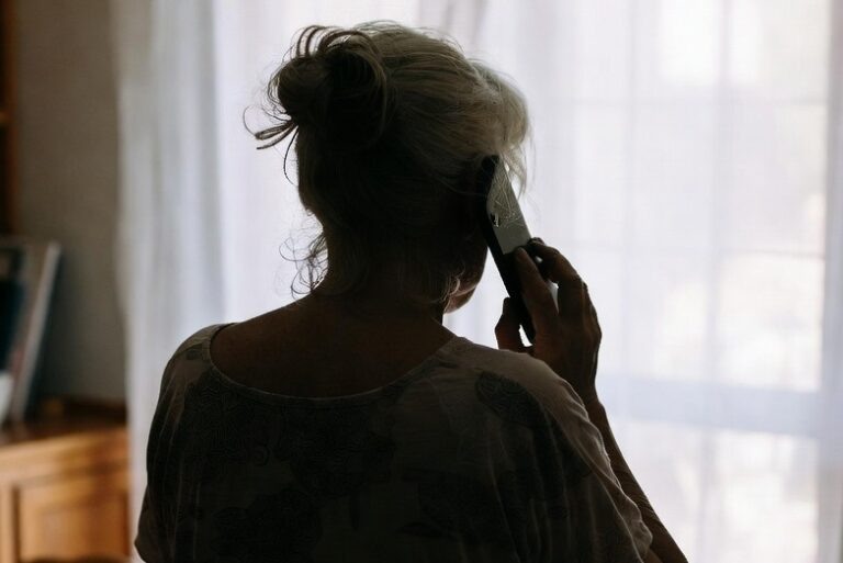    Пенсионерка из Новотроицка «задекларировала» мошенникам 600 тысяч рублей Оренбуржье