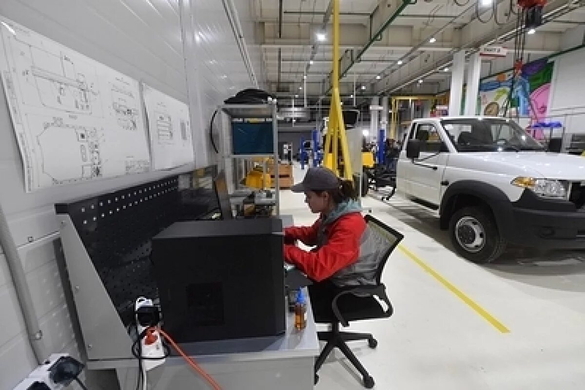    Автослесарши и автодилерши: женщины в Оренбуржье всё чаще идут в автобизнес