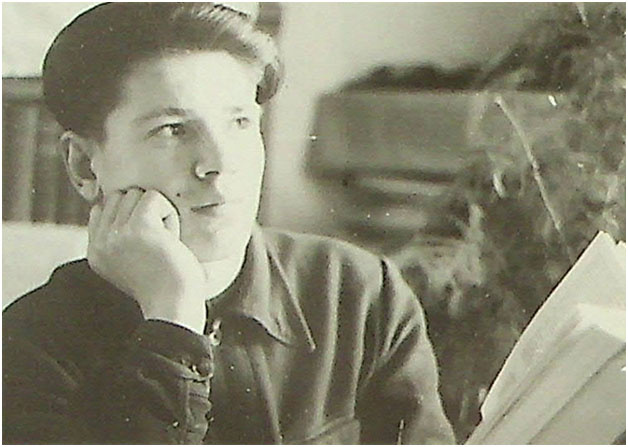 Анатолий Алексеенко - студент Исилькульского педучилища.