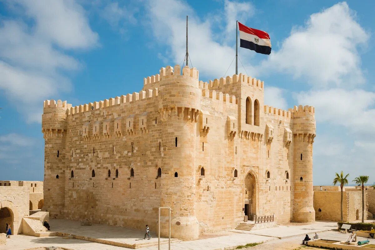    Круизных туристов поразит величественная крепость в Александрии. Фото: ООО «Судоходная компания Аквилон».