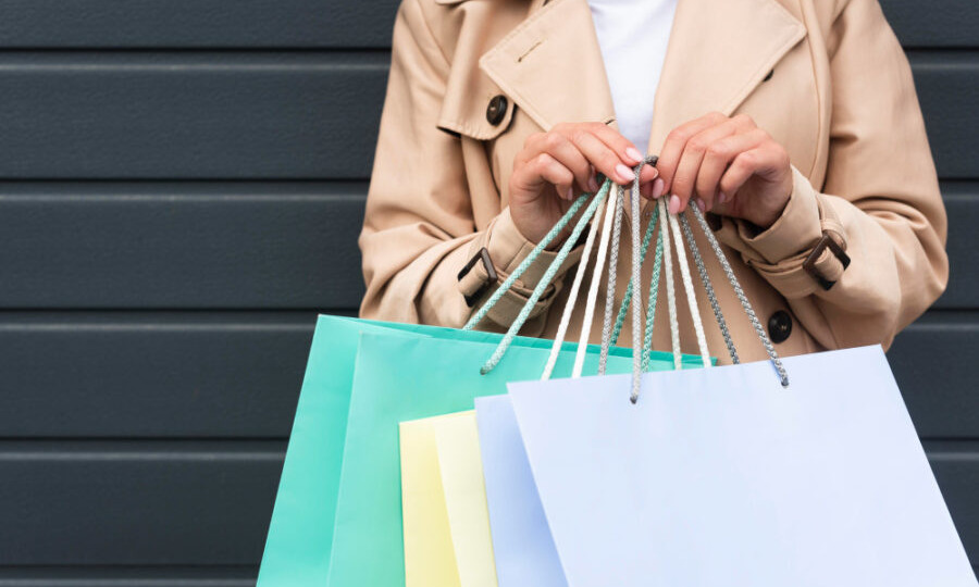 Магазины столицы объявили скидки до 70 % на ряд товаров 7 и 8 марта