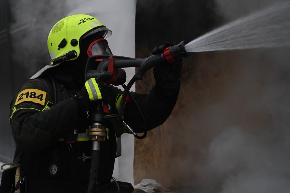    Гараж с иномаркой внутри загорелся в деревне Кандинка Иван МАКЕЕВ