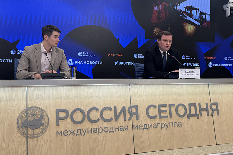    Накануне Сергей Пахомов провел пресс-конференцию в МИА «Россия сегодня».   
Фото: Елена Колебакина-Усманова